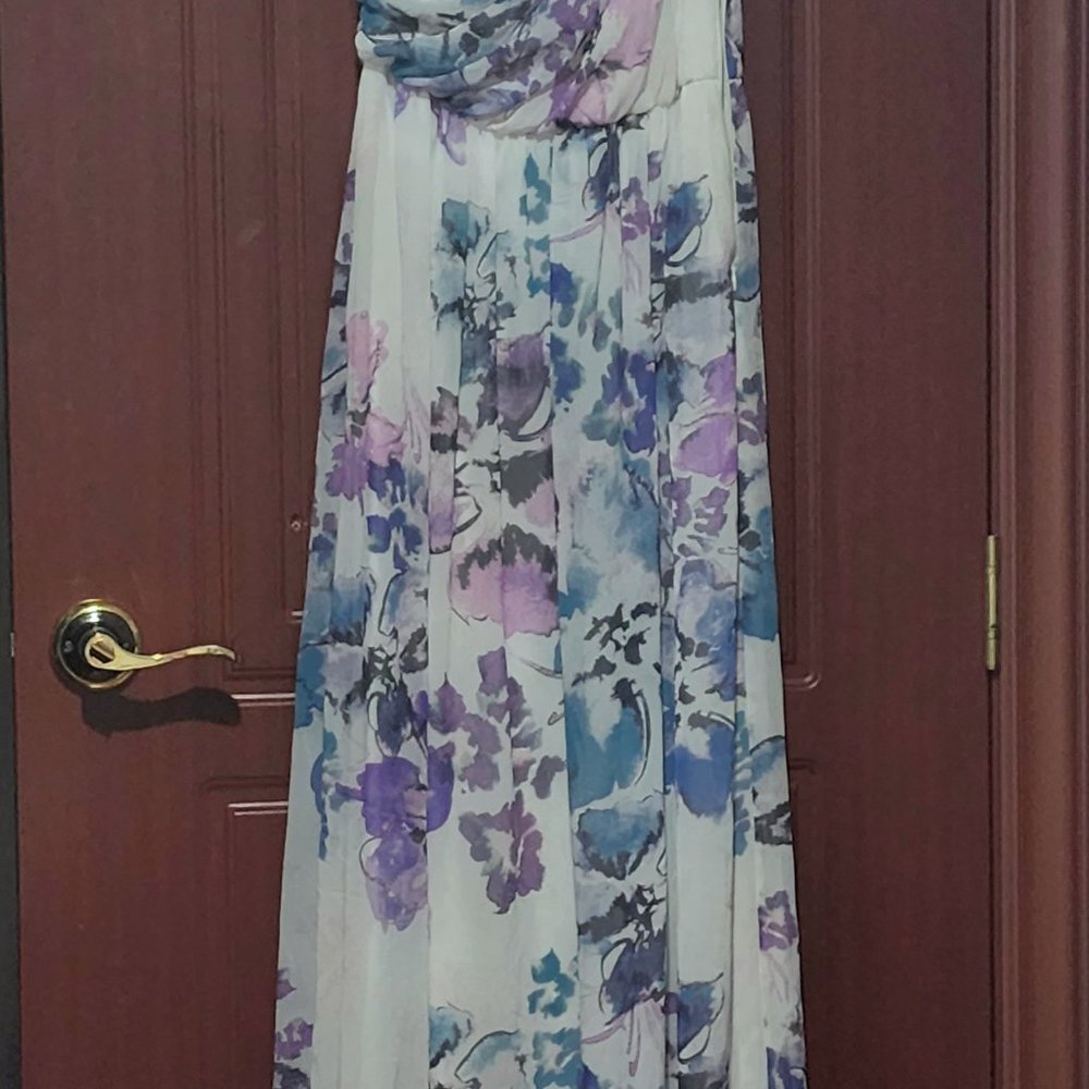 Dress - Picture 3 of 3